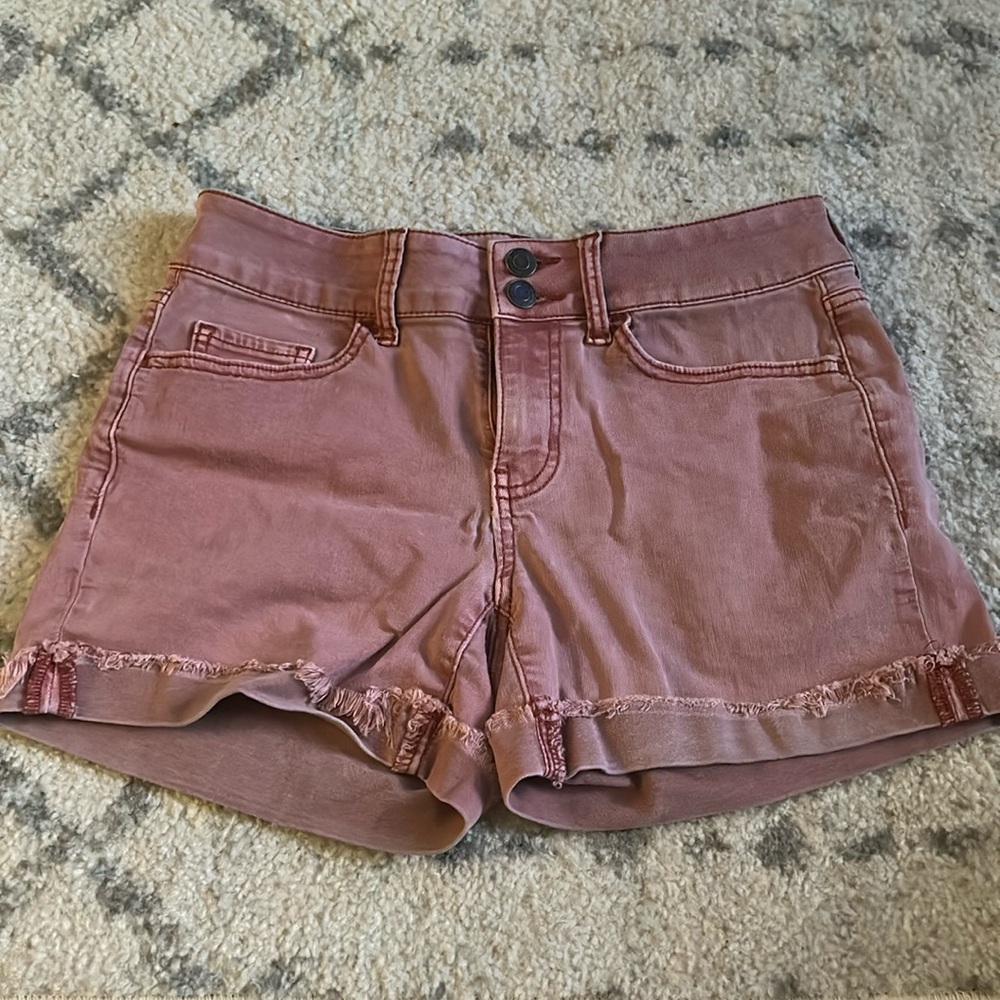 Juniors low rise SIZE 5 shorts.